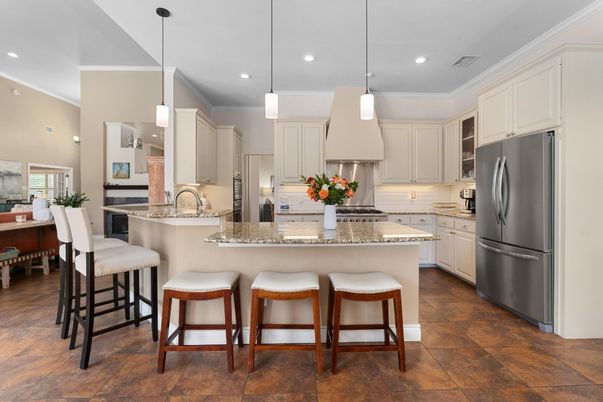 Dining room, Interior, Kitchen, Pendant Lights, Recessed Lighting, Stainless Steel Appliances