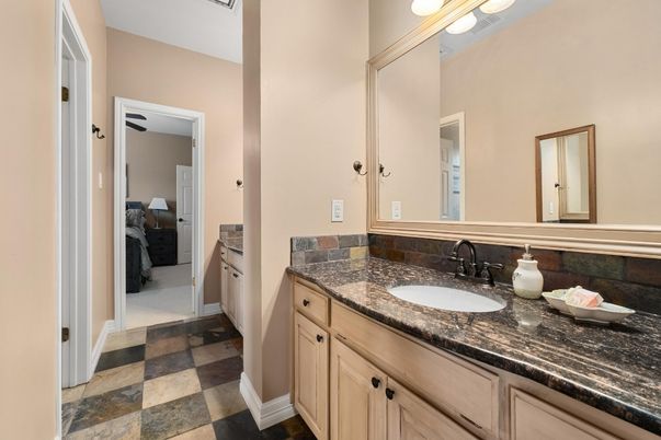 Bathroom, Bedroom, Dual Sink Vanities, Interior