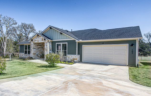 Attached, Exterior, Facade, Ranch