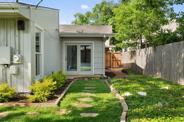 Backyard, Exterior