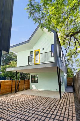 Exterior, Facade, None