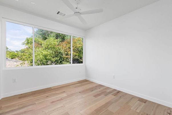 Empty room, Interior, Recessed Lighting, Wood Texture Flooring
