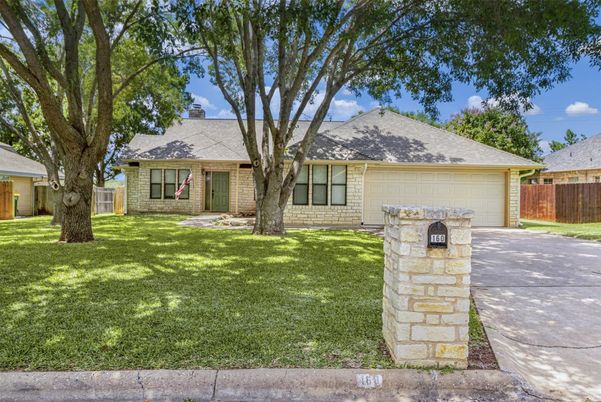 Attached, Exterior, Facade, Ranch