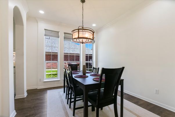 Chandelier, Dining room, Interior, Recessed Lighting, Wood Texture Flooring