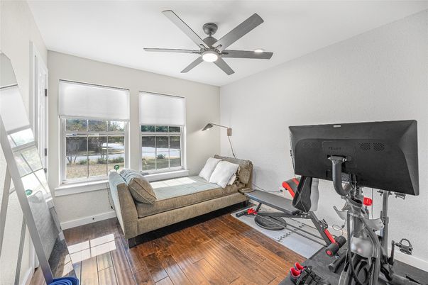 Fitness Equipment, Interior, Recessed Lighting, Wood Texture Flooring