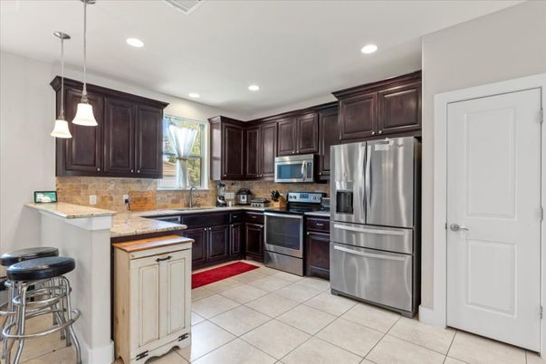Interior, Kitchen, Pendant Lights, Recessed Lighting, Stainless Steel Appliances