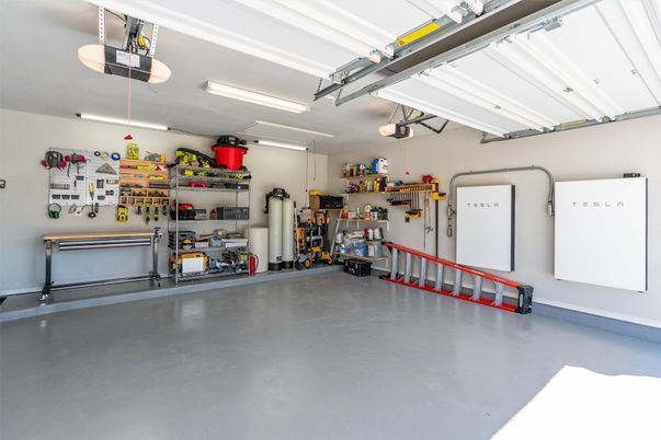 Garage, Interior