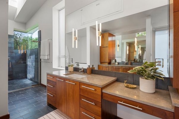 Bathroom, Dual Sink Vanities, Interior