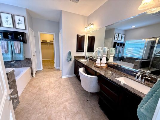Bathroom, Dual Sink Vanities, Interior, Recessed Lighting