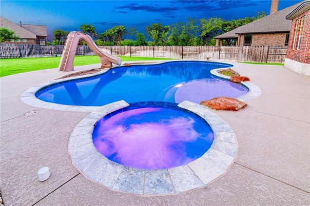Exterior, Playground, Pool