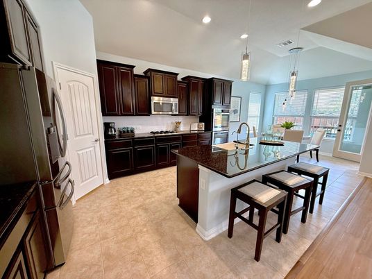 Dining room, Interior, Kitchen, Pendant Lights, Recessed Lighting, Stainless Steel Appliances