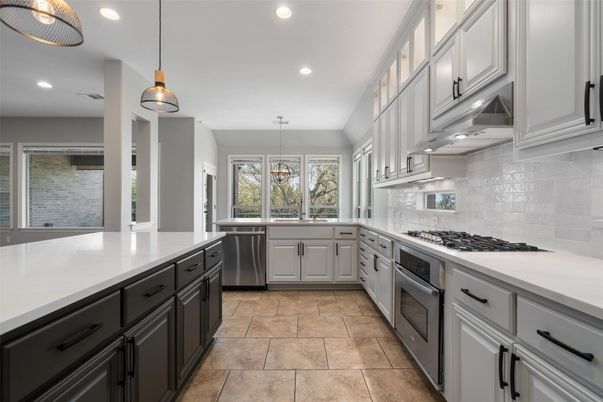 Interior, Kitchen, Pendant Lights, Recessed Lighting, Stainless Steel Appliances
