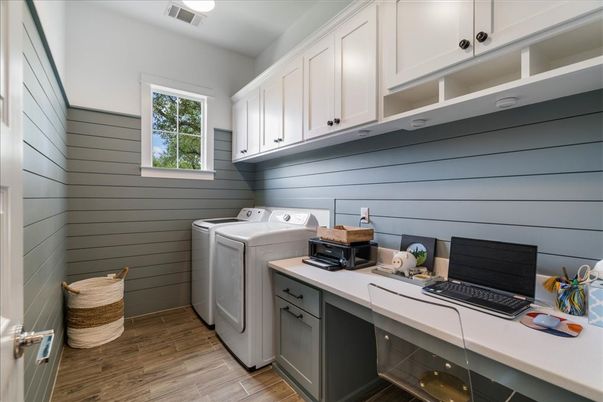 Interior, Washer, Wood Texture Flooring