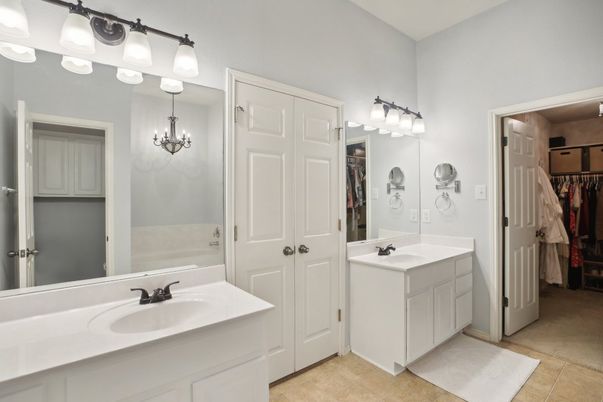 Bathroom, Dual Sink Vanities, Interior
