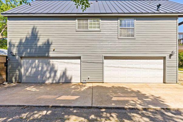 Attached, Exterior, Facade, None