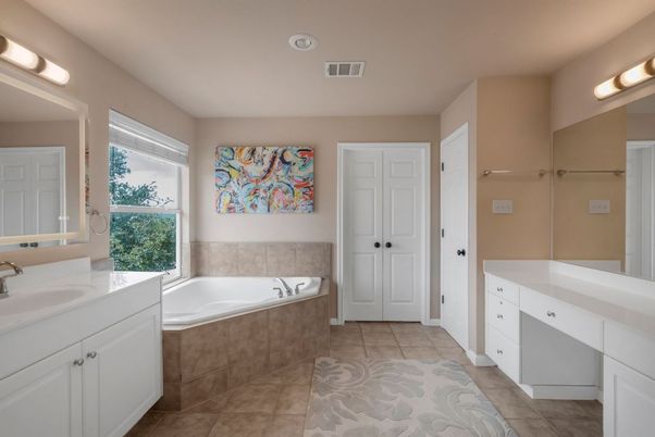 Bathroom, Dual Sink Vanities, Interior, Recessed Lighting