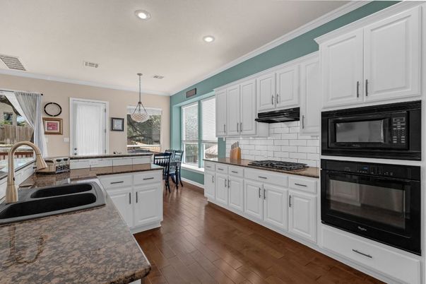 Dining room, Interior, Kitchen, Pendant Lights, Recessed Lighting, Wood Texture Flooring