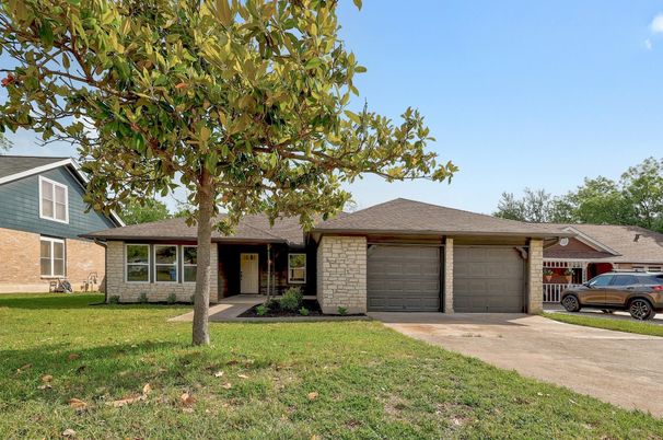 Attached, Exterior, Facade, Brick Facade, Ranch