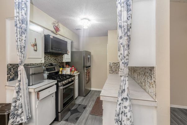 Interior, Kitchen, Stainless Steel Appliances, Wood Texture Flooring