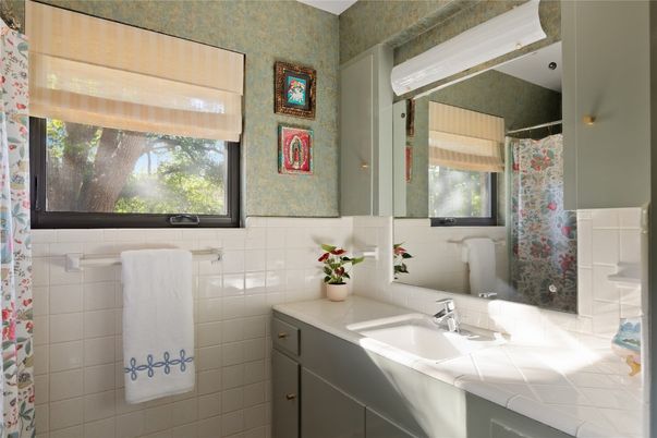 Bathroom, Interior, Tile Countertops