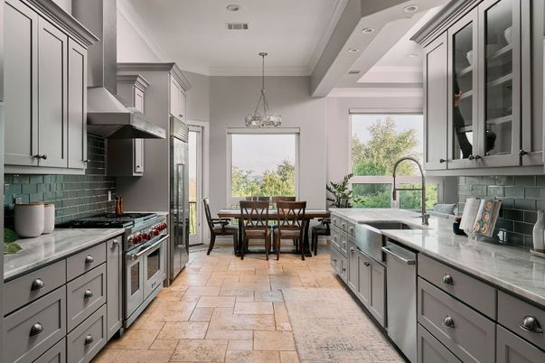 Chandelier, Dining room, Interior, Kitchen, Pendant Lights, Recessed Lighting, Stainless Steel Appliances