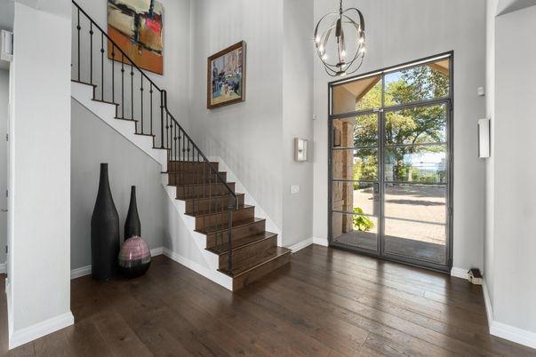 Interior, Pendant Lights, Wood Texture Flooring