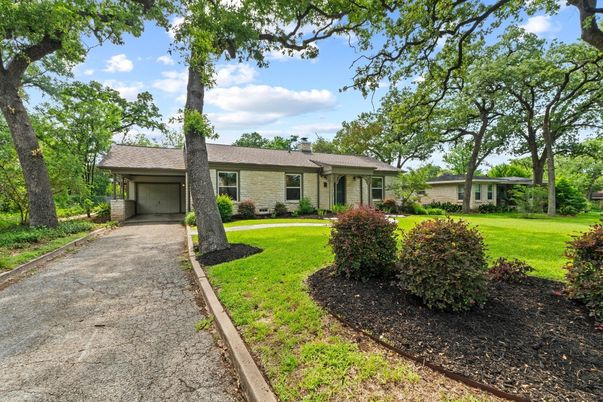 Attached, Backyard, Exterior, Facade, Brick Facade, Ranch