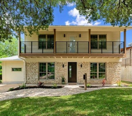 Attached, Backyard, Exterior, Facade, Modern