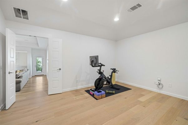 Fitness Equipment, Interior, Recessed Lighting, Wood Texture Flooring