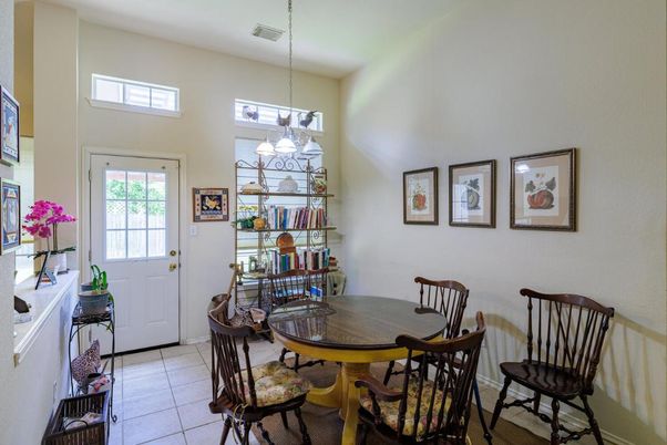 Chandelier, Dining room, Interior, Pendant Lights