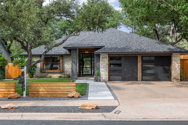 Attached, Exterior, Facade, Ranch