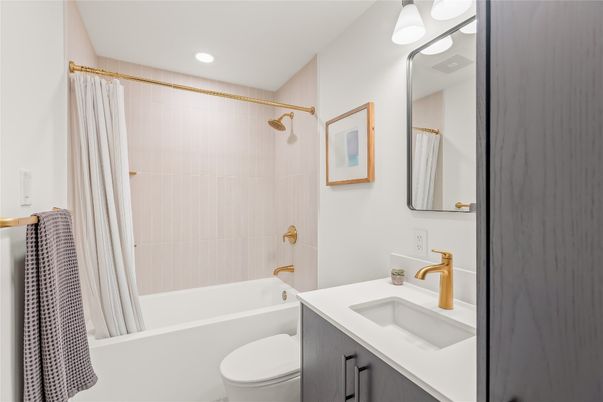 Bathroom, Interior, Recessed Lighting