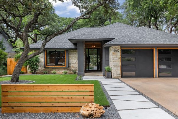 Attached, Exterior, Facade, Ranch