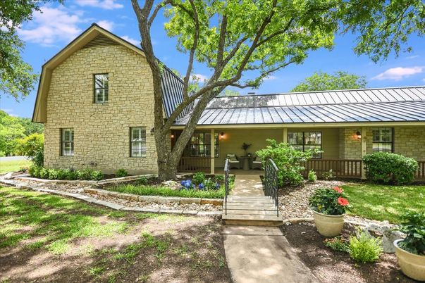 Backyard, Exterior, Facade, Brick Facade, Cape Cod