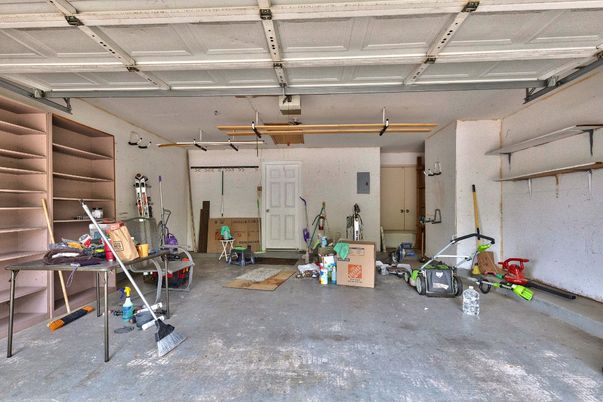 Garage, Interior