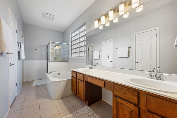 Bathroom, Dual Sink Vanities, Free Standing Baths, Interior
