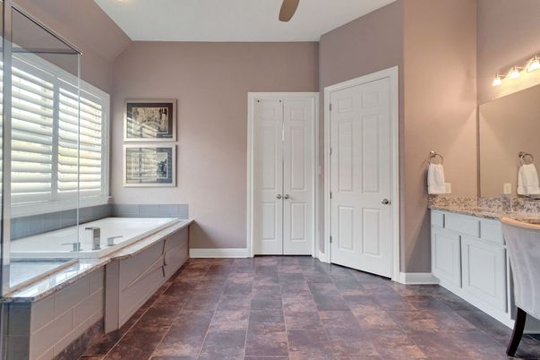 Bathroom, Interior, Recessed Lighting