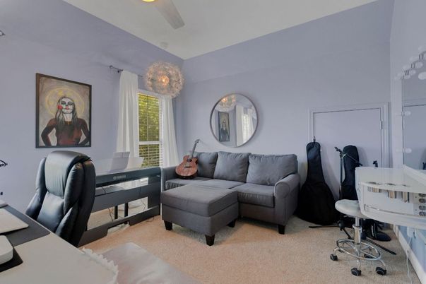 Home Office, Interior