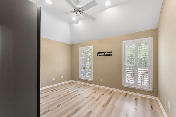 Empty room, Interior, Recessed Lighting, Wood Texture Flooring