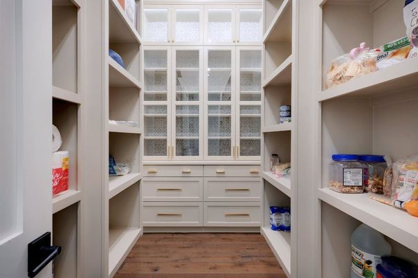 Interior, Walk-in Closets, Wood Texture Flooring