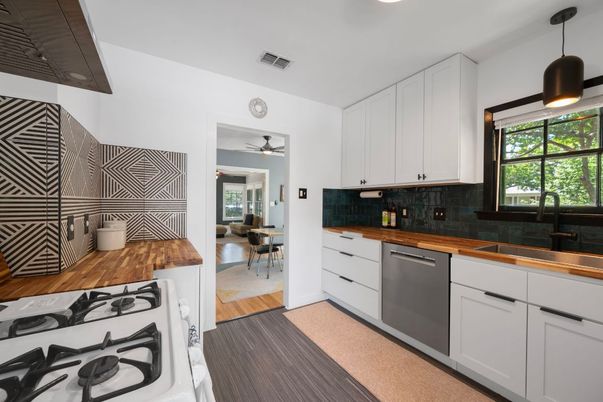 Dining room, Interior, Kitchen, Pendant Lights, Recessed Lighting, Wood Texture Flooring