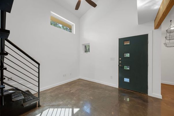 Empty room, Interior, Wooden Beams