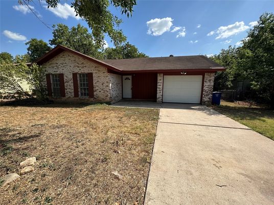 Attached, Exterior, Facade, Brick Facade, Ranch