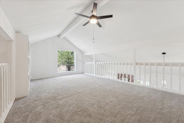 Empty room, Interior, Pendant Lights