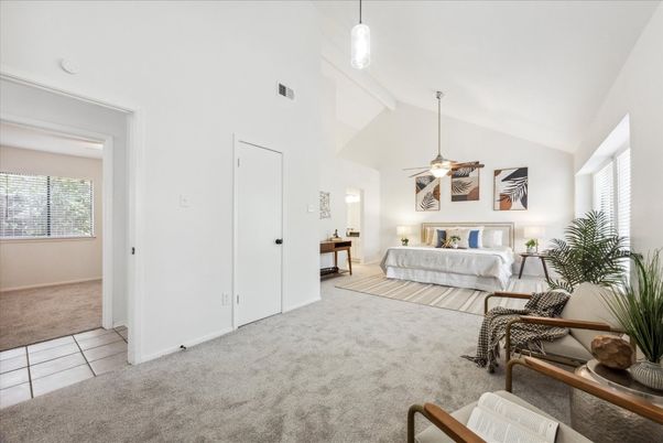 Bedroom, Interior, Pendant Lights