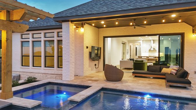 Exterior, Pool