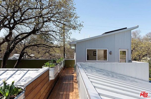 Exterior, Wood Texture Flooring