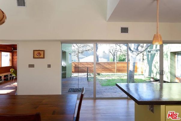 Interior, Pendant Lights, Wood Texture Flooring