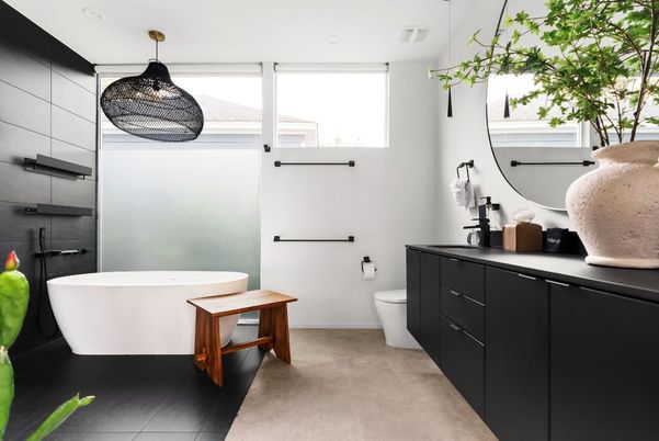 Bathroom, Free Standing Baths, Interior, Pendant Lights, Recessed Lighting