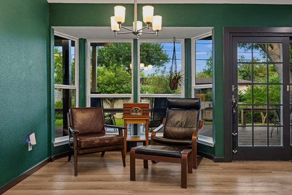 Chandelier, Interior, Sun Room, Wood Texture Flooring